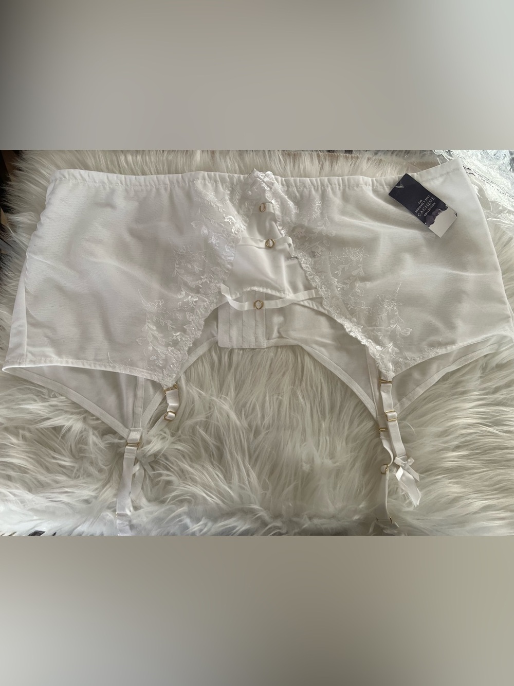 Cacique White Lace Garter/Suspender Belt